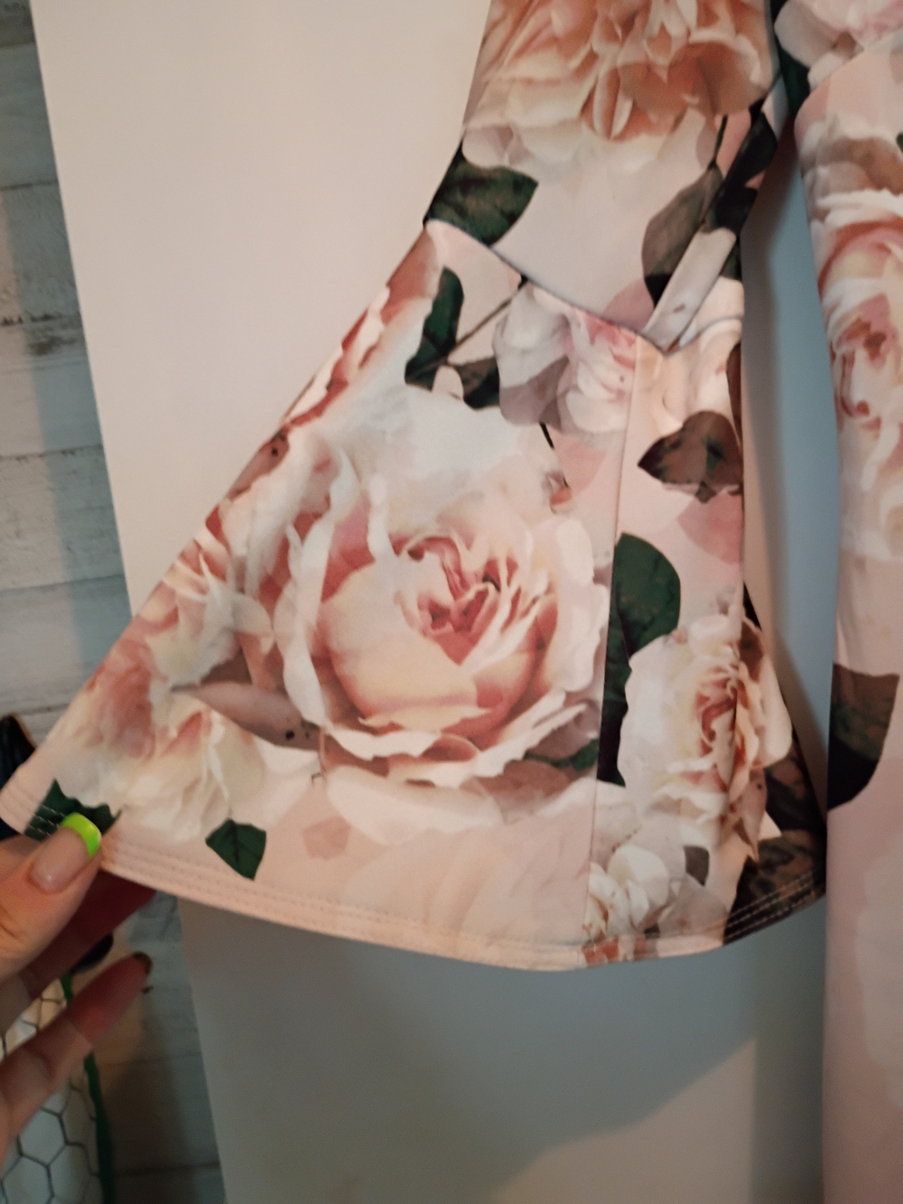 Calvin Klein Floral Bell-Sleeve Sheath Dress in Blush Pink - Picture 5 of 8